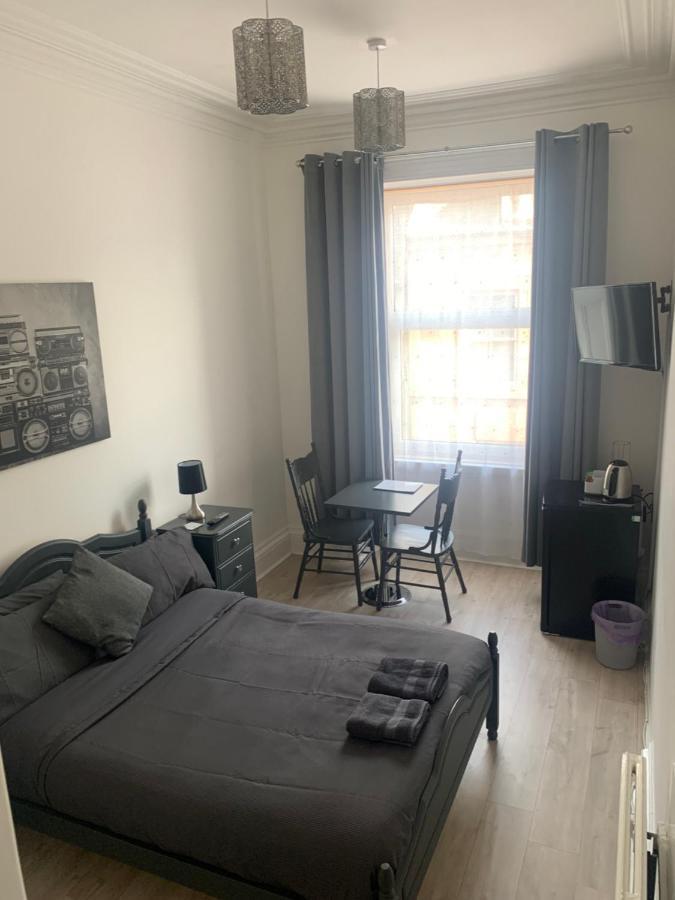פטרהד Aspen Guest House מראה חיצוני תמונה